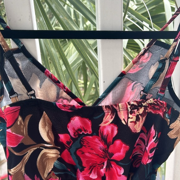 SHEIN small romper - Picture 9 of 10